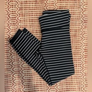 Women’s GAP black leggings with white stripe, 7/8 length, size S